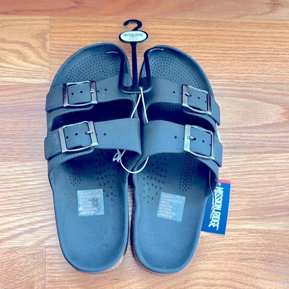 Mission Ridge Men black slippers Size M(10/11) NWT!